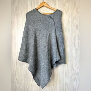 Fratelli Talli Gray Knit Asymmetric Poncho